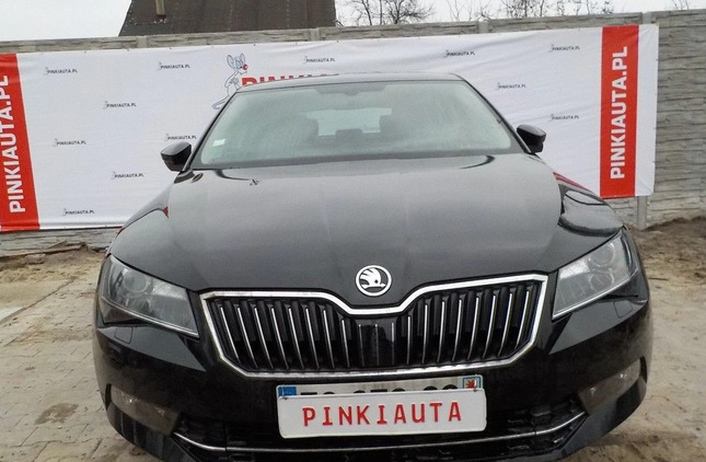 Skoda Superb cena 37900 przebieg: 405193, rok produkcji 2017 z Krynki małe 407